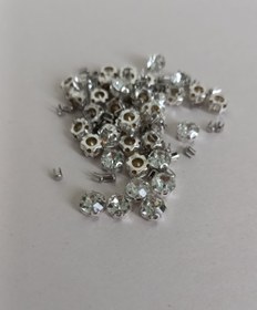 تصویر نگین پرسی سفید 