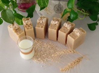 تصویر صابون هانی اوت ( عسل و جودوسر) - بدون زیرصابونی لوفا honey oat soap