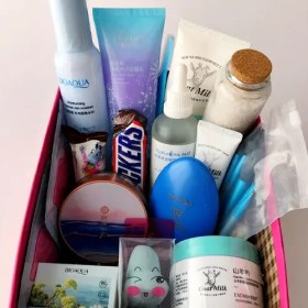 تصویر باکس هدیه لبخند یار labkhandyar-giftbox