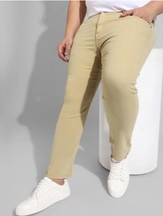 تصویر شلوار جین مردانه کلاسیک ساده بژ با فیت معمولی برند instafab plus Men's Classic Solid Beige Regular Fit Denim Jeans