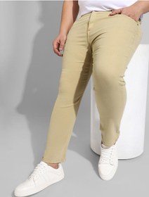 تصویر شلوار جین مردانه کلاسیک ساده بژ با فیت معمولی برند instafab plus Men's Classic Solid Beige Regular Fit Denim Jeans