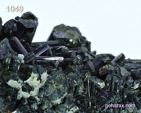 تصویر سنگ زینتی اپیدوت 