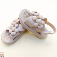 تصویر صندل دخترانه اسپرت کرم نسکافه ای طرح شکوفه kids sandals 
