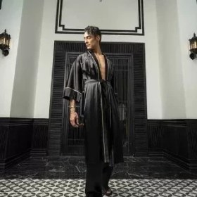 تصویر روبدوشامبر الگانت مشکی 