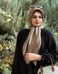 تصویر روسری نخ ابریشم ژاکارد لمه قواره۱۲۰طرح گوچی - نسکافه ای 