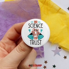 تصویر پیکسل علمی طرح In Science We Trust 