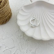 تصویر انگشتر زنانه مینیمال ابنقره مدل گره 