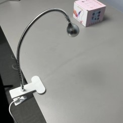 تصویر دستگاه لاک خشک‌کن گیره‌ای فوق‌العاده پرقدرت ۵ وات 