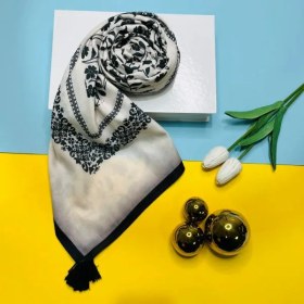 تصویر روسری نخی کرم شیک 