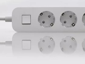 تصویر چندراهی برق ارت دار هادرون مدل ۴ پورت/سه راهی برق چهار کاناله هادرون/Hadron way power strip 