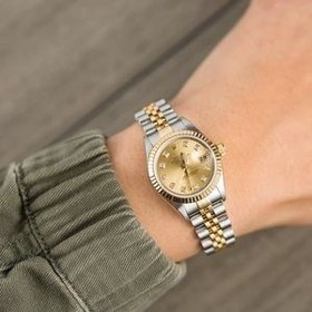 تصویر ساعت مچی عقربه ای زنانه مدل SGw111 Datejust 