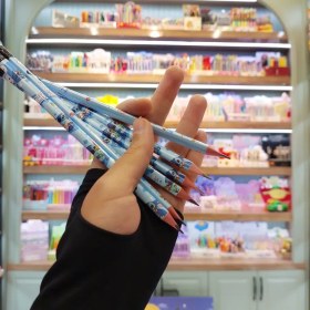 تصویر مداد مشکی طرح استیچ 