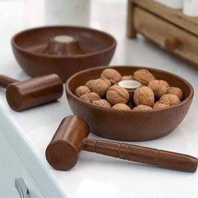 تصویر گردو شکن 