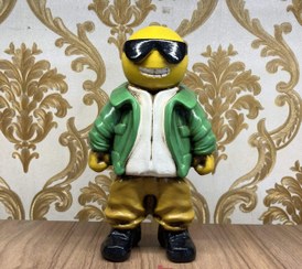 تصویر مجسمه ایموجی کد 10 