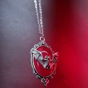 تصویر گردنبند خفاش با جنس استیل 