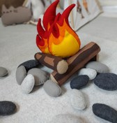 تصویر آتش نمدی کودک همراه سنگ و هیزم | مناسب چادر سرخپوستی و دکور اتاق بازی Kids Fabric Campfire Set with Soft Stones & Logs | Perfect for Teepee Tent & Playroom Decor