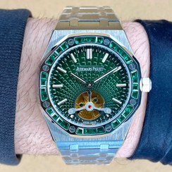 تصویر ساعت مردانه اودمار پیگه مدل Royal Oak با بند استیل و صفحه سبز 