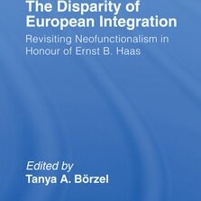 تصویر دانلود کتاب The Disparity of European Integration: Revisiting Neofunctionalism in Honour of Ernst B. Haas 2016 کتاب انگلیسی نابرابری یکپارچگی اروپایی: بازبینی نوکارکردگرایی به افتخار ارنست بی هاس 2016