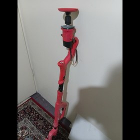 تصویر سنباده زن دیواری روسی 