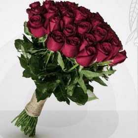 تصویر دسته گل طبیعی رز قرمز 