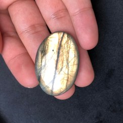 تصویر نگین لابرادوریت باکیفیت با لابرادورنسی طلایی شدید Labradorite