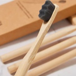 تصویر مسواک فوق نرم بامبو با محفظه 