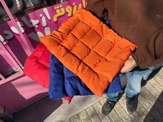 تصویر بالش زیر نشیمنی مربع 