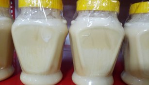 تصویر ژل‌ رویال اصل غذای مخصوص ملکه زنبور 