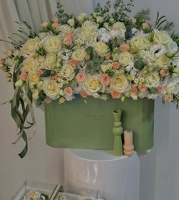 تصویر باکس گل و کاپ کیک خواستگاری سفید سبز کد 138 