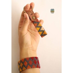 تصویر دستبند گلیمی غروب 