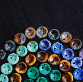 تصویر دکمه سنگی طبیعی گرد 