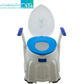 تصویر توالت پلاستیکی دور بسته دسته دار به همراه تبدیل اطفال Furnished round plastic toilet