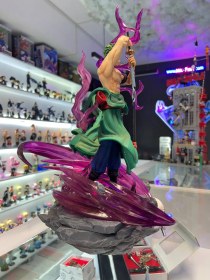 تصویر فیگور زورو ایستاده بزرگ از One-Piece:Roronoa Zoro چراغدار 