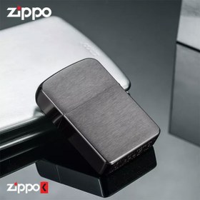 تصویر فندک زیپو مدل 1941 رپلیکا نقره‌ای برس خورده 