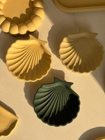 تصویر استند آرایشی پینترسی مدل صدف مناسب اکسسوری - کرم 