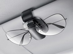 تصویر نگهدارنده عینک خودرو باسئوس مدل Platinum 