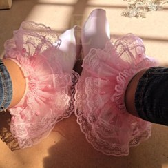 تصویر جوراب صورتی حاشیه دار مرواریدی 