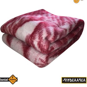 تصویر پتو رنگ قرمز 