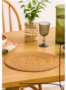 تصویر زیر بشقابی حصیری گرد قطر ۳۳ سانتی متر 