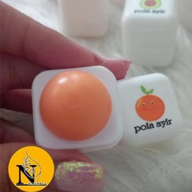 تصویر بالم لب میوه ای 