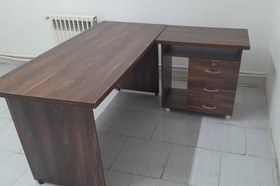 تصویر میز مدیریت سه خط الدار 