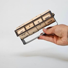 تصویر تقویم چوبی رومیزی 