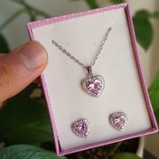 تصویر نیم ست قلب صورتی 