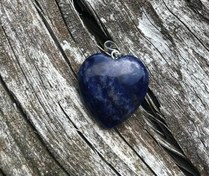 تصویر آویز قلبی سودالیت 