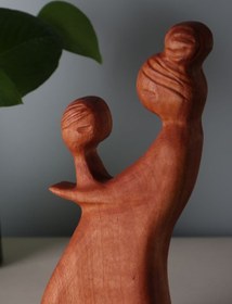 تصویر مجسمه میم مثل مادر 