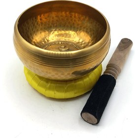 تصویر کاسه تبتی چکشی مدل اوم ॐ قطر 13cm 