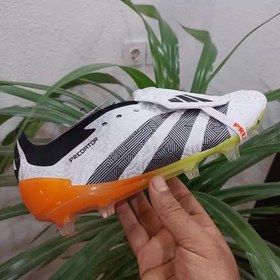 تصویر کفش فوتبال آدیداس استوکدار بلینگام Predator Edge 2024 رنگ سفید مشکی Adidas Predator Black And Red2 