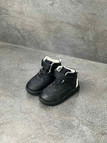 تصویر نیم ساق اسپرت نیکی۳۲۰ 