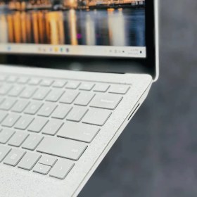 تصویر لپ تاپ مایکروسافت Microsoft Surface laptop 1 | i5-7200U | 8G | 256GB | INTEL UHD | 13”2K (استوک) Laptop Microsoft Surface laptop 1 (stock)