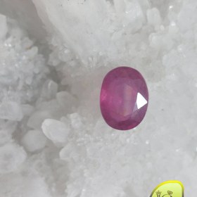 تصویر نگین یاقوت سرخ 